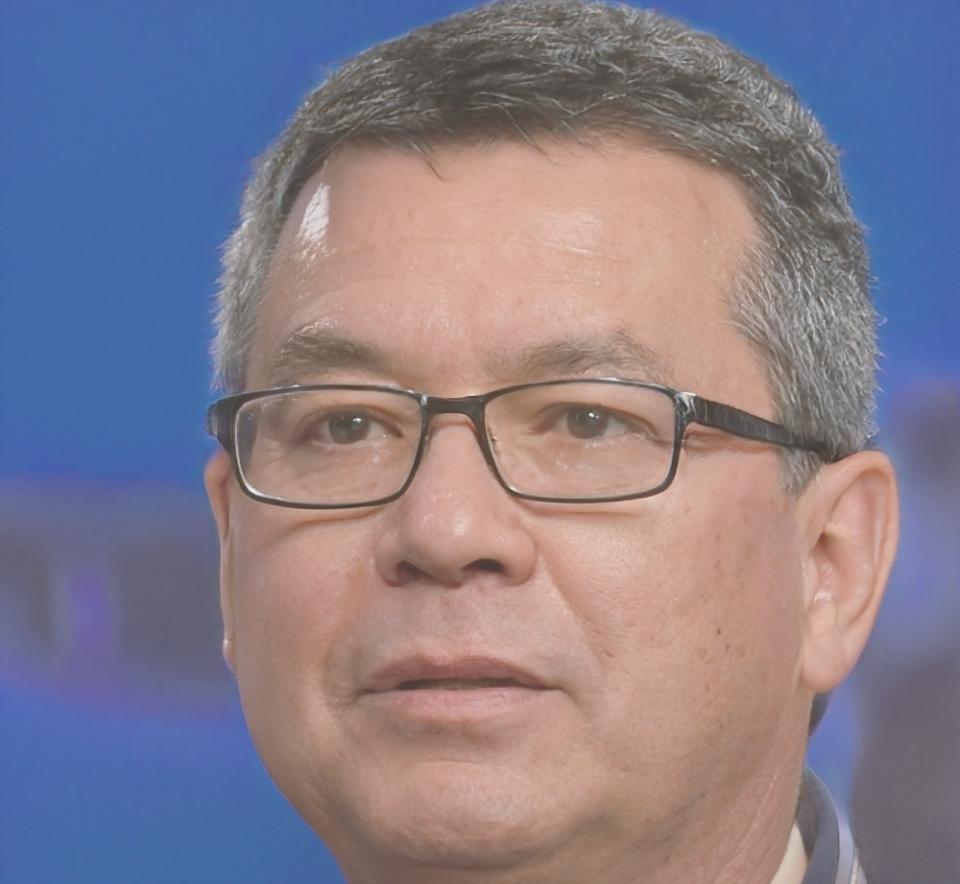 Kieran Holmgren teaching business strategy